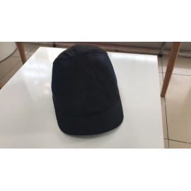 DARBE EMİCİ ŞAPKA